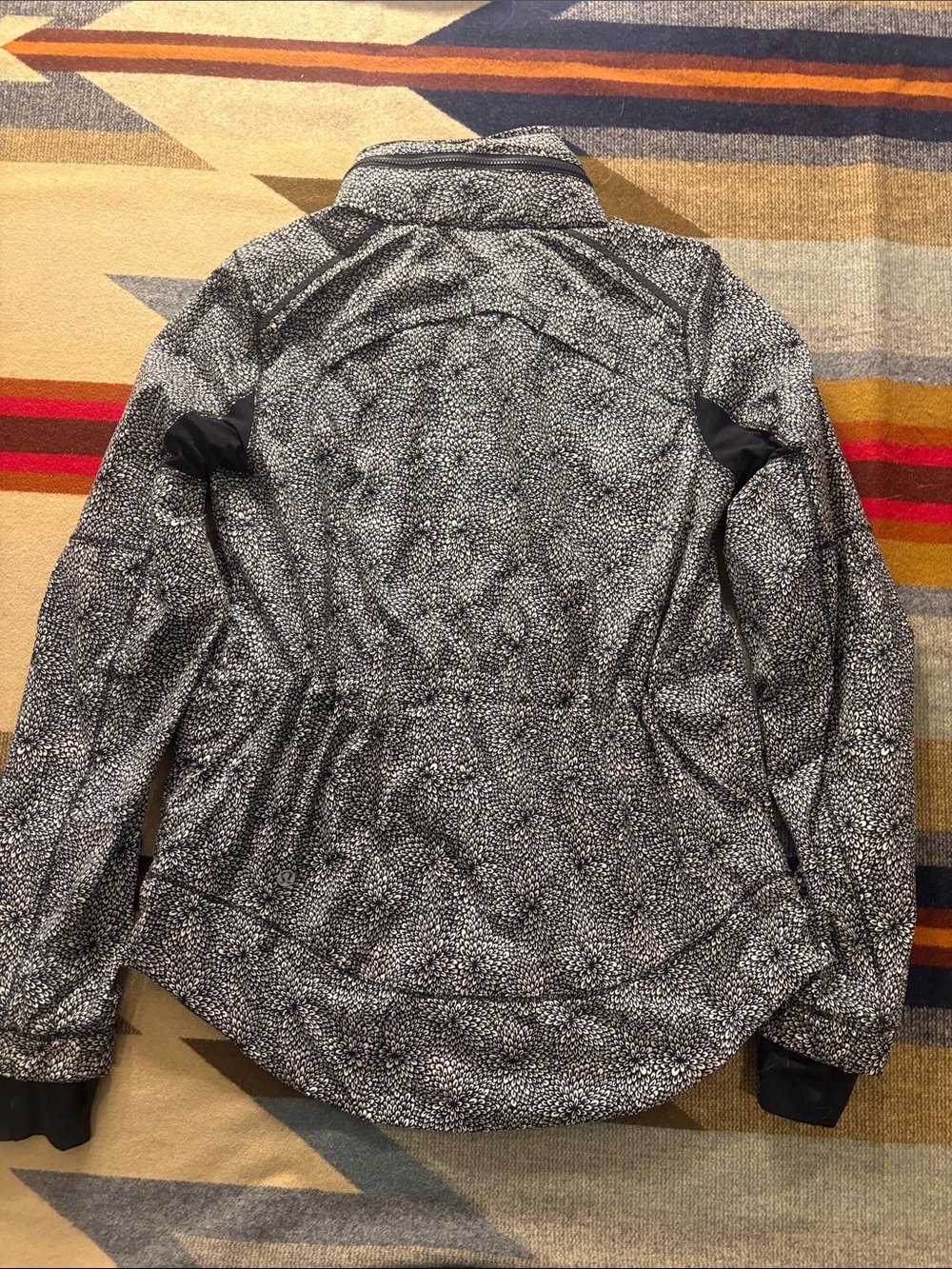 Lululemon Spring Forward Jacket - Picture 3 of 6